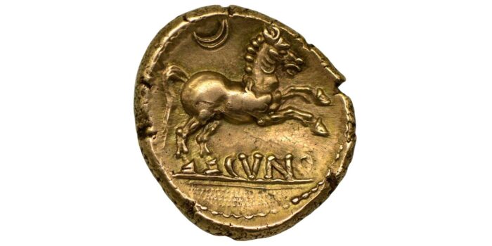 Catuvellauni & Trinovantes, Cunobelin Gold Stater Classic Crescent type Excessively rare